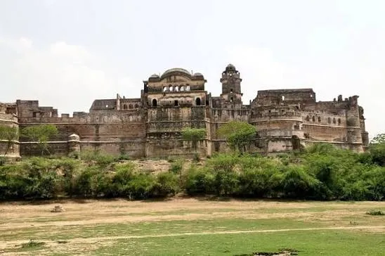 হিন্দোলা প্যালেস